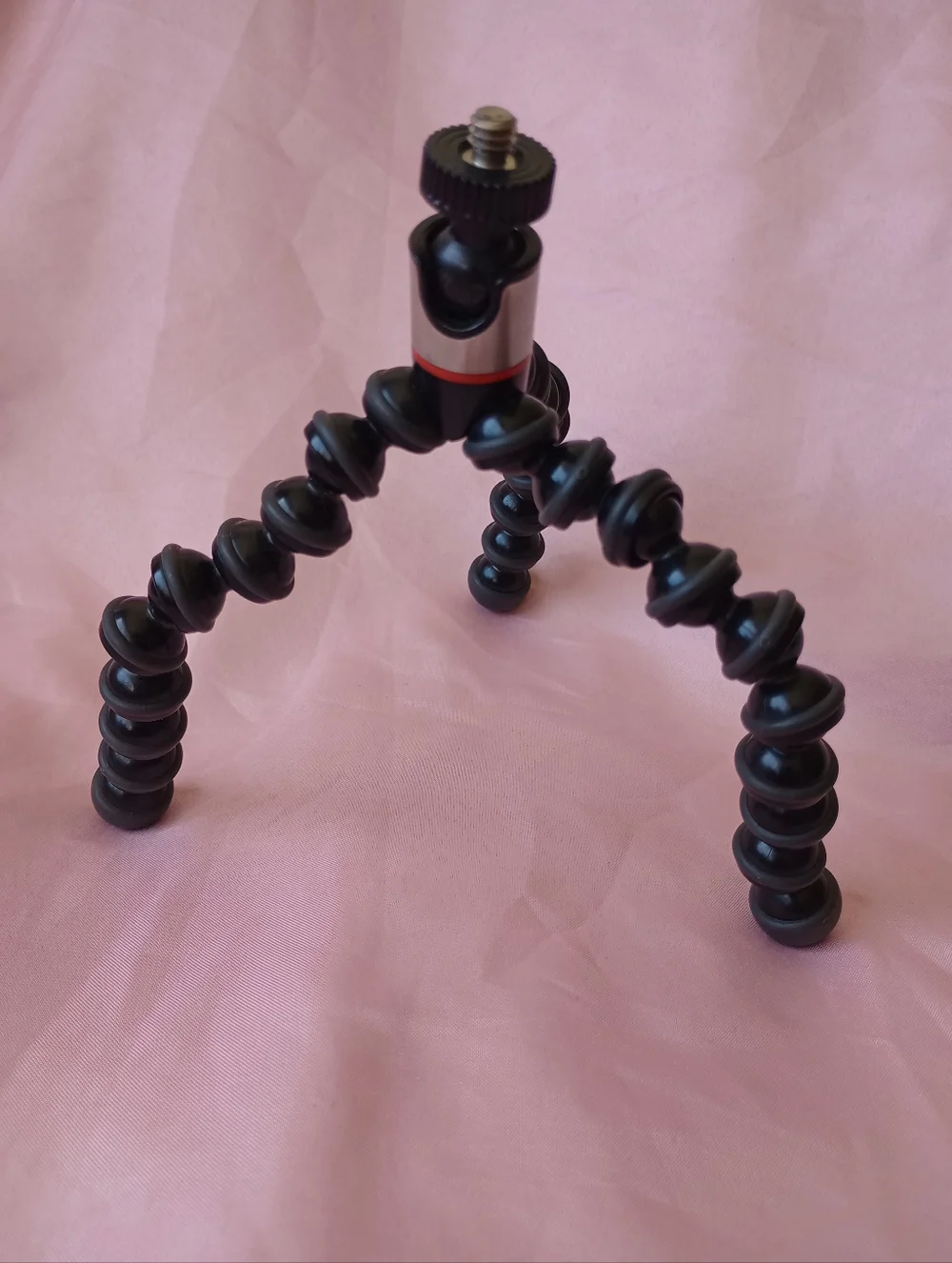 JOBY GorillaPod 325: A Compact, Flexible Tripod for Compact Cameras and Devices